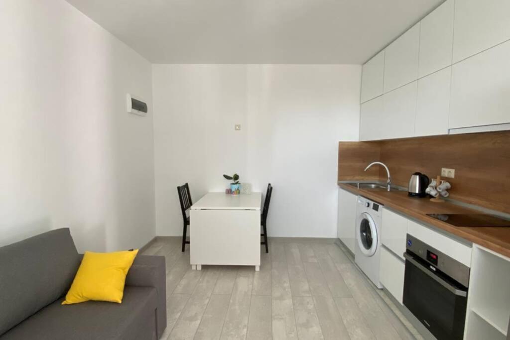 Lola Seaview Guest House. Уютный Домик В Варне فارنا المظهر الخارجي الصورة