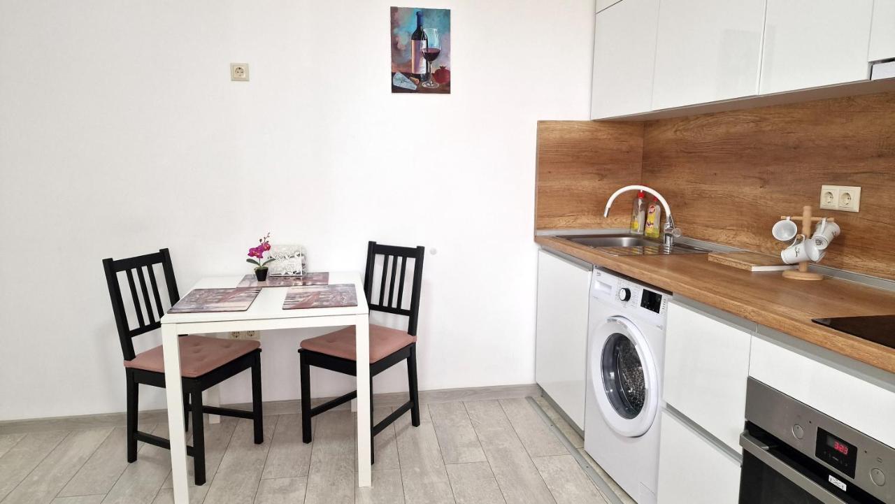 Lola Seaview Guest House. Уютный Домик В Варне فارنا المظهر الخارجي الصورة